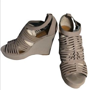Charlotte Russe Grey Wedges size7